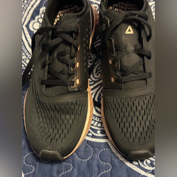 Reebok Flash Film Woman’s Size 7 Sneaker never been worn - Picture 10 of 13